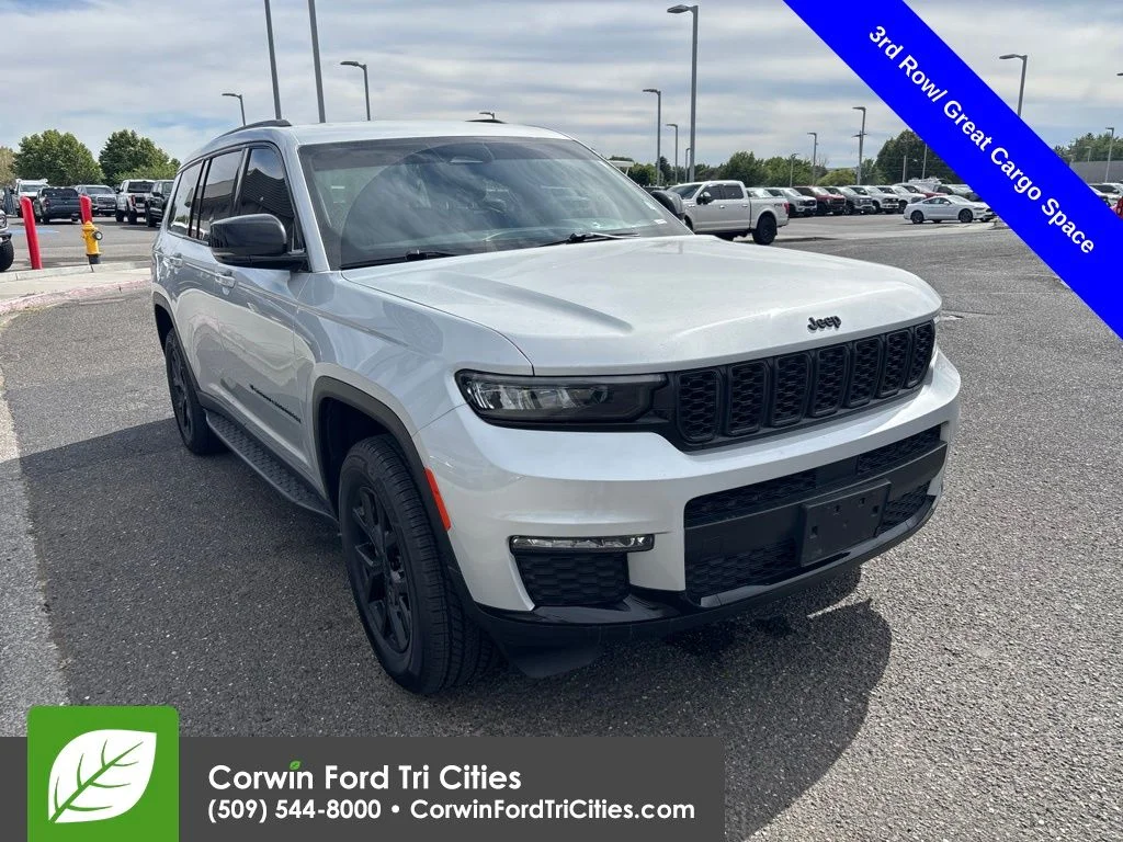Used 2024 Silver Zynith Jeep Altitude image 1
