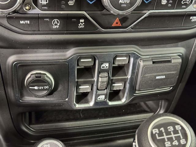 Used 2022 Silver Jeep Unlimited Sport S image 30