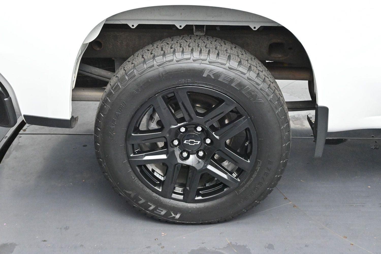 Used 2023 Summit White Chevrolet RST image 33