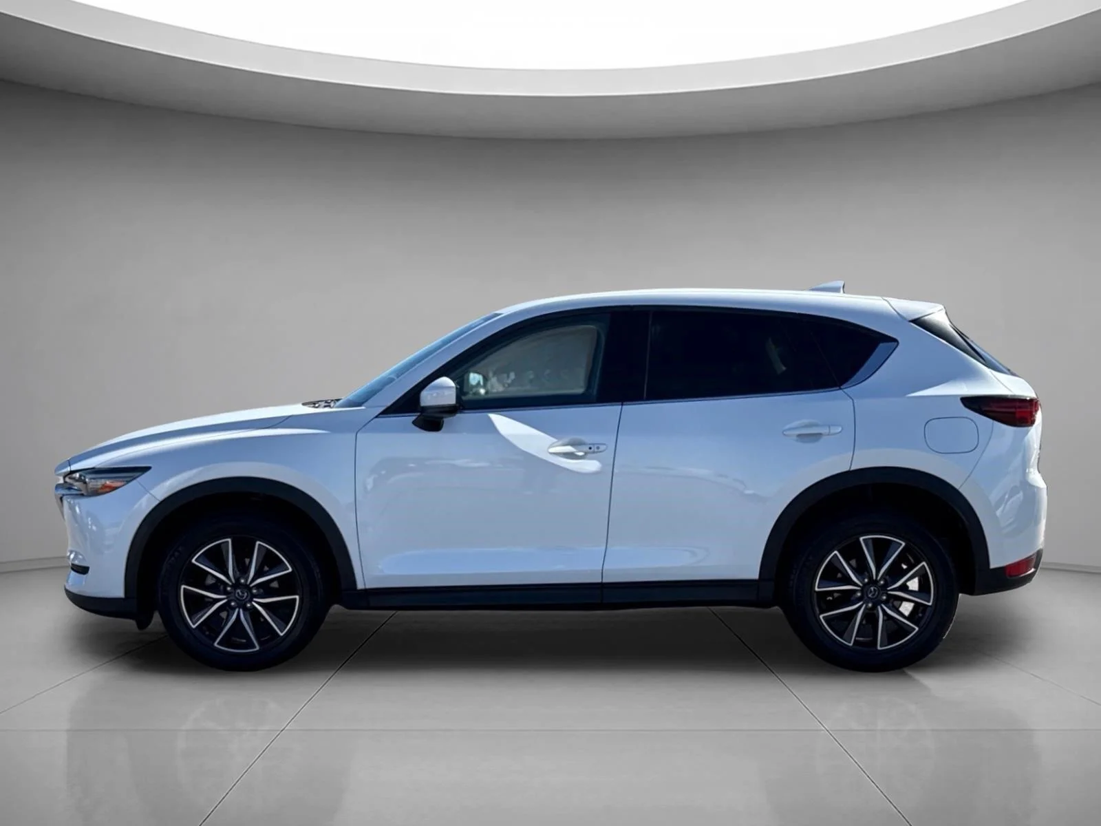 Used 2017 Snowflake White Pearl Mica Mazda Grand Touring image 2