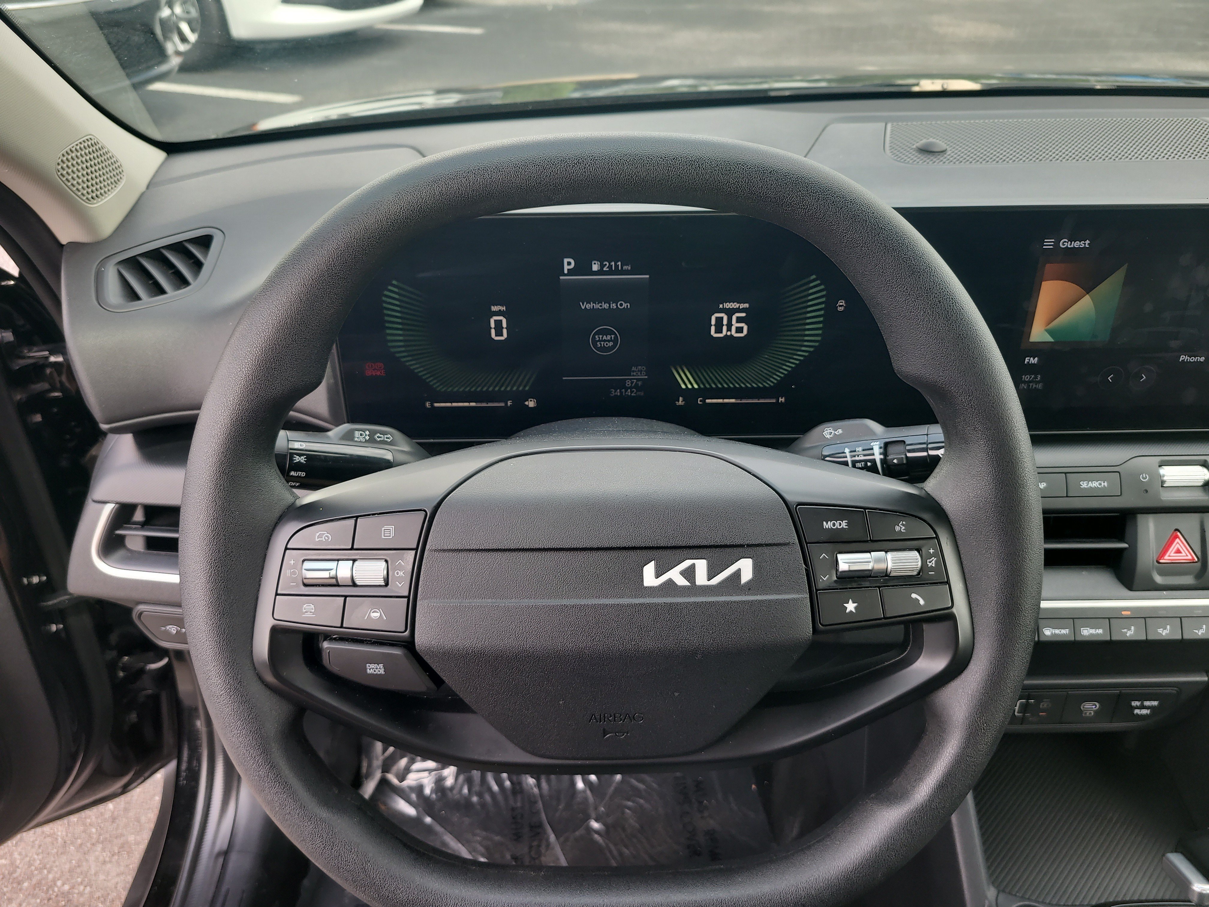 Used 2025 Aurora Black Pearl Kia LXS image 27