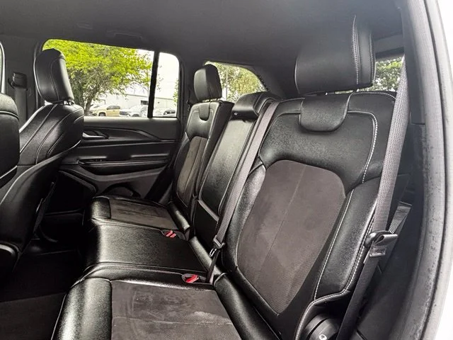 Used 2024 White Jeep Altitude image 24