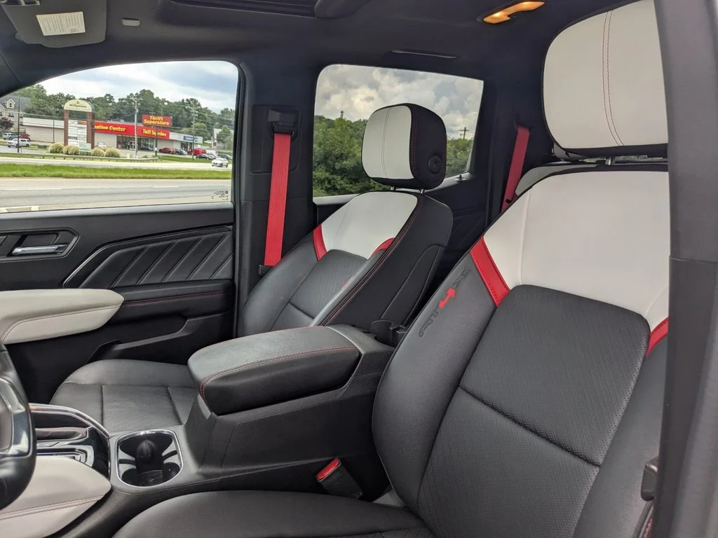 Used 2023 Summit White GMC 4WD AT4X image 14