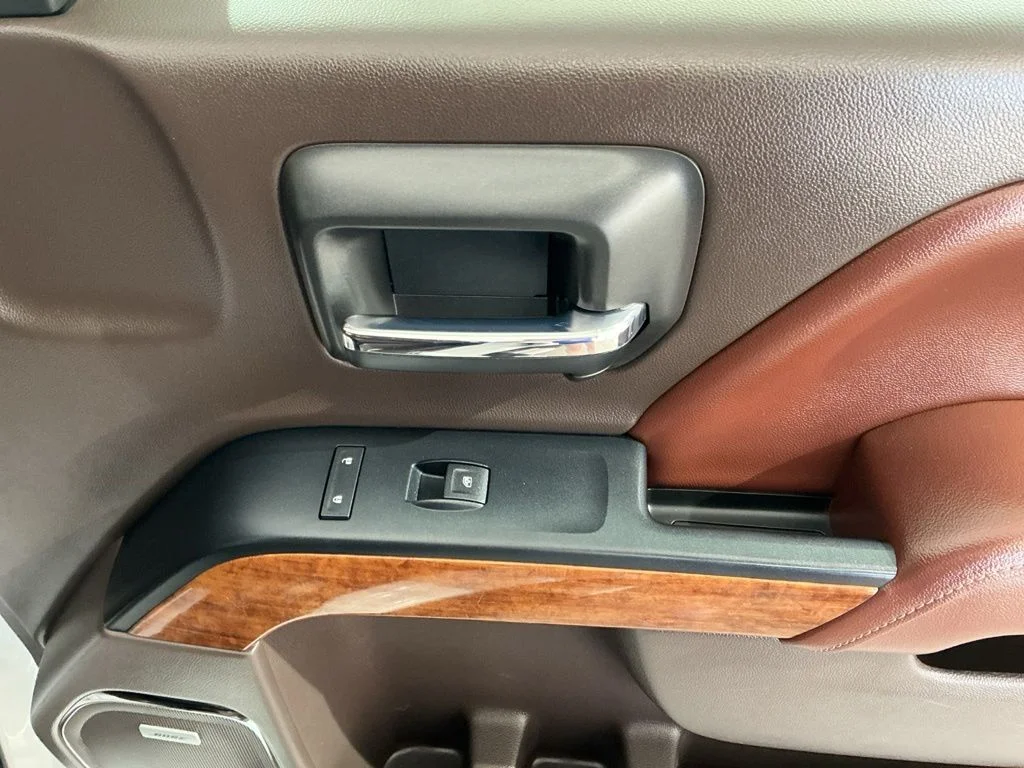 Used 2017 Pearl Chevrolet High Country image 33