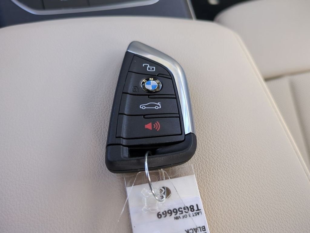 New 2026 Jet Black BMW 330i image 29
