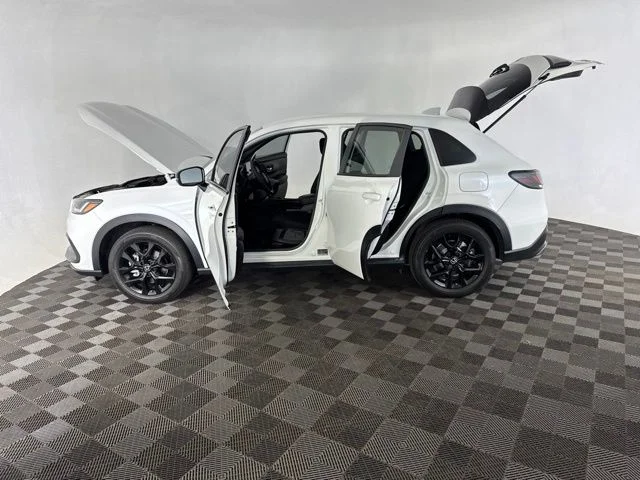 Used 2025 White Honda Sport image 11