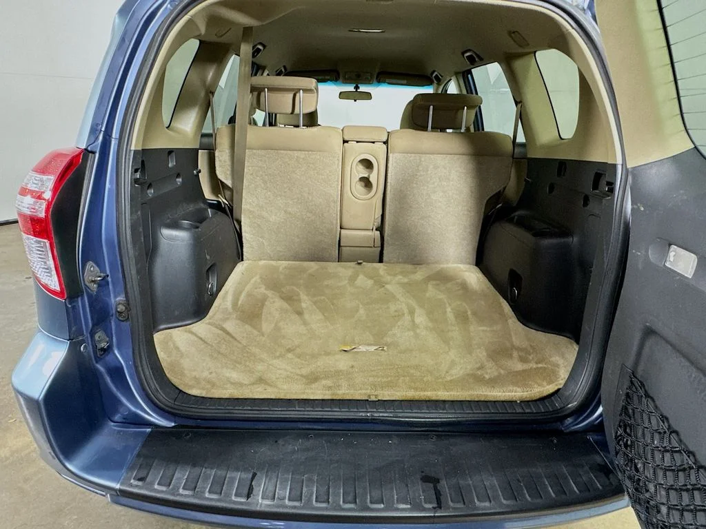 Used 2010 Blue Toyota Base image 27