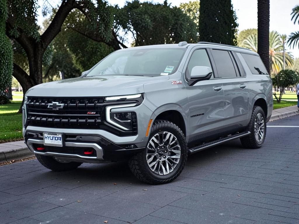 2025 Chevrolet Suburban Z71 - Photo 2