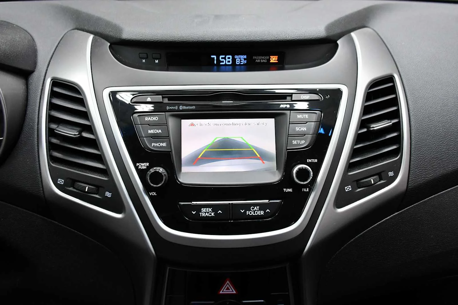 Used 2015 Shale Gray Metallic Hyundai SE image 18