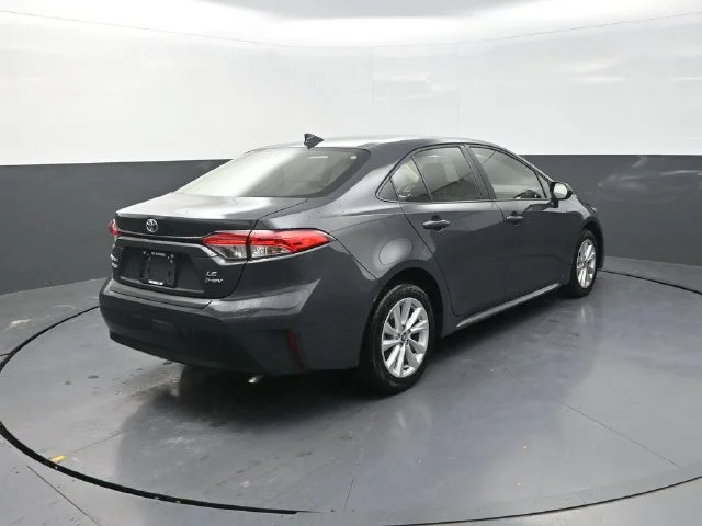 Used 2026  Toyota LE image 8