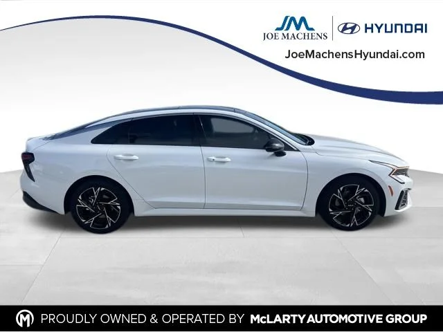 Used 2025 White Kia GT-Line image 6