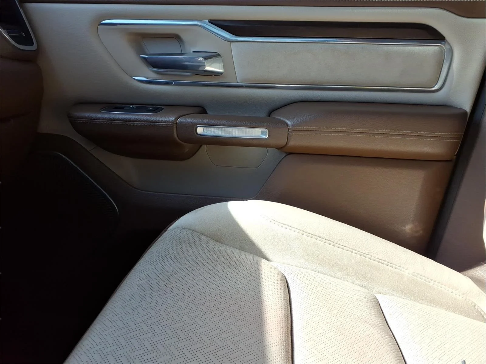 Used 2021 Bright White Clearcoat Ram Laramie image 23