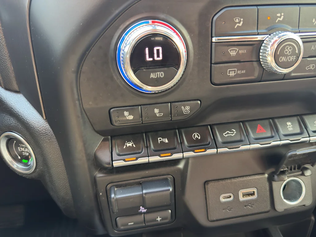 Used 2020 Onyx Black GMC AT4 image 39
