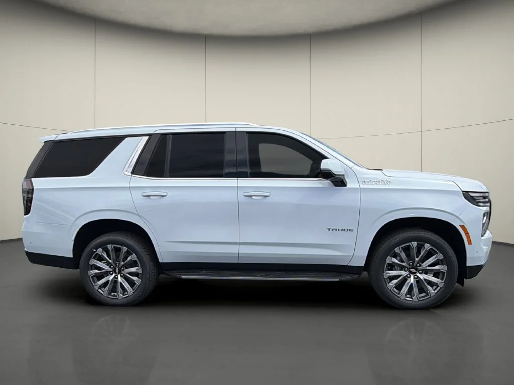 New 2026 Polar White Tricoat Chevrolet High Country image 8
