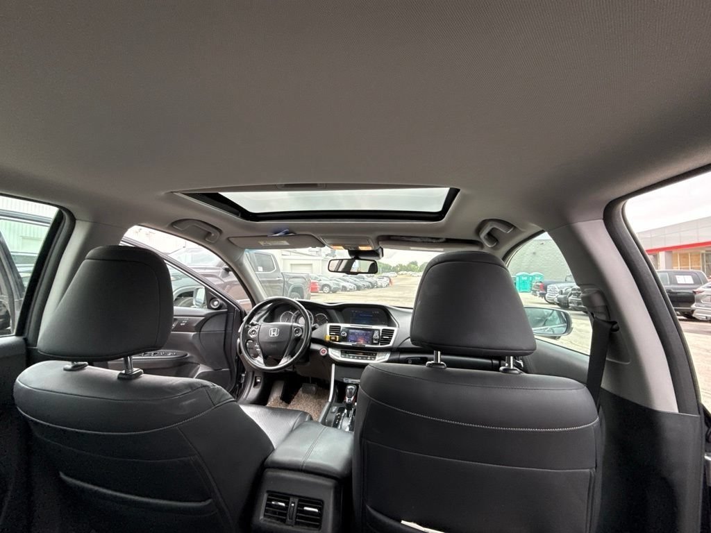 Used 2015  Honda EX-L image 18