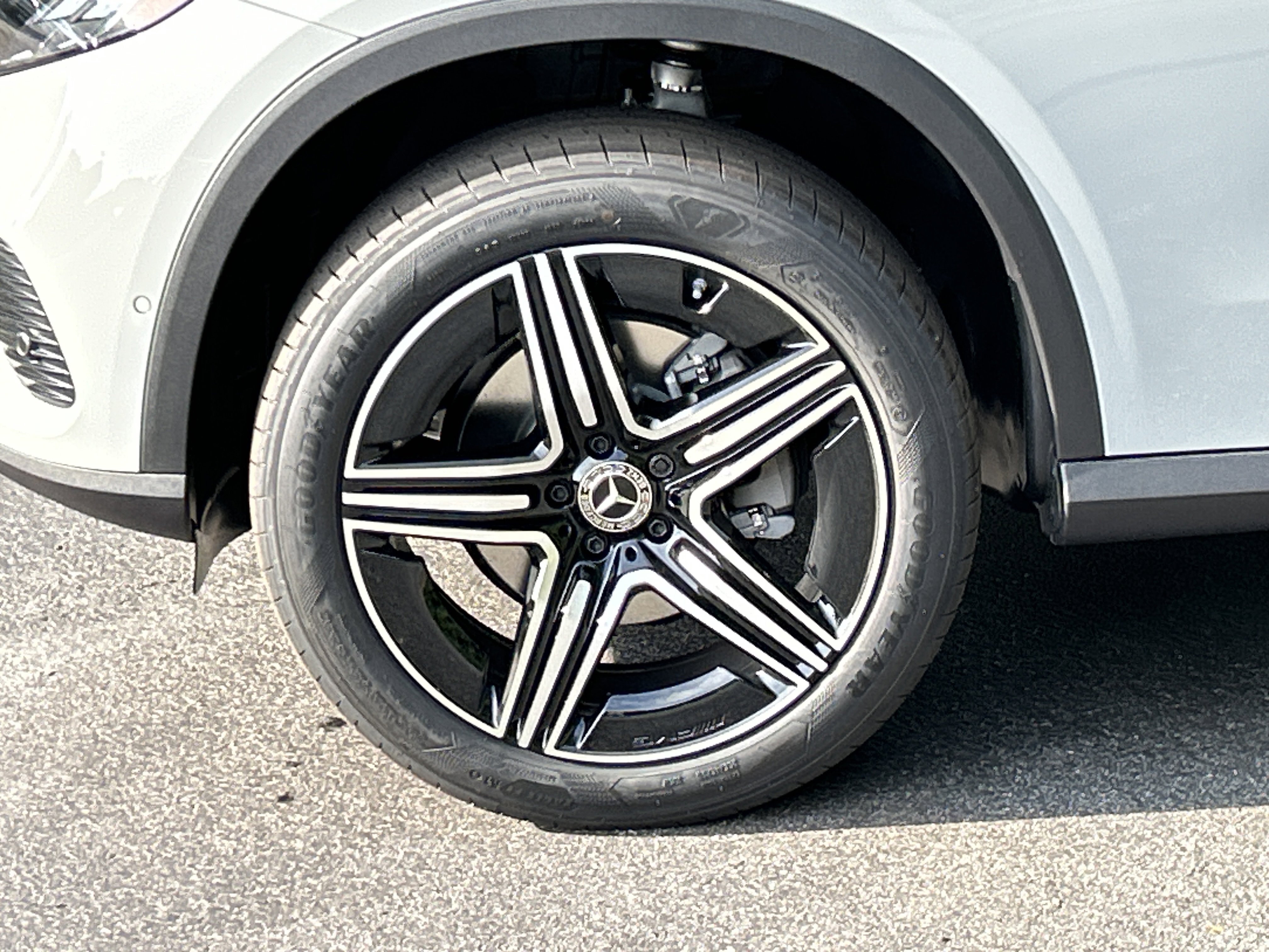 New 2026 MANUFAKTUR Alpine Grey Mercedes-Benz GLC 300 SUV image 16