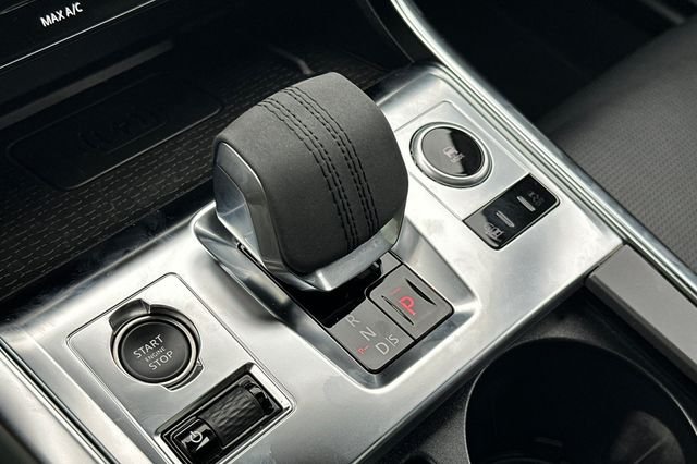 2024 Jaguar XF R-Dynamic SE - Photo 20