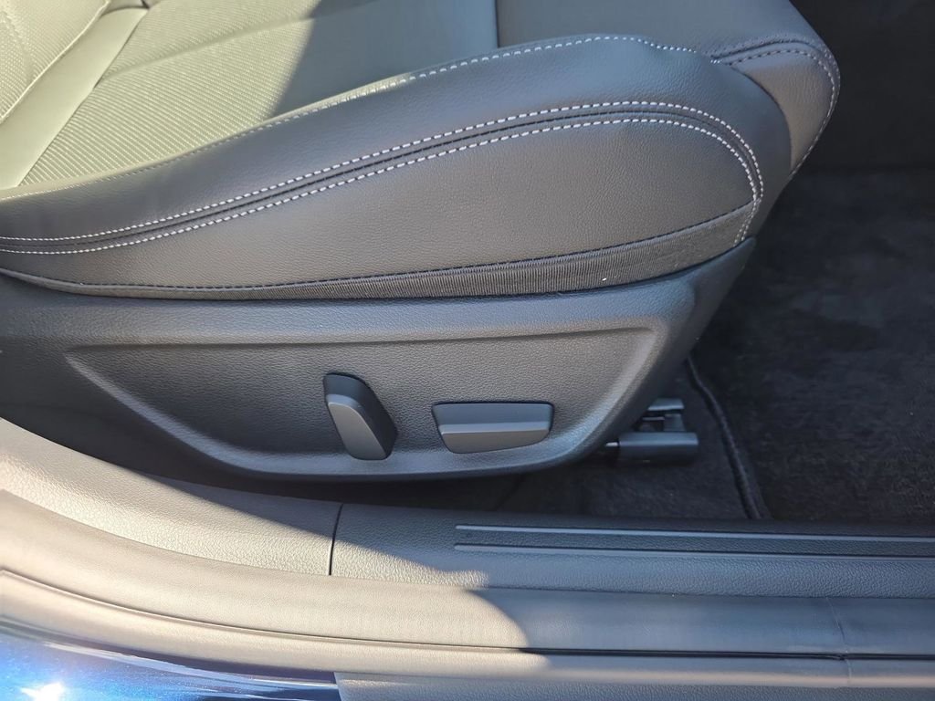 New 2026 Blue Genesis 2.5T image 32