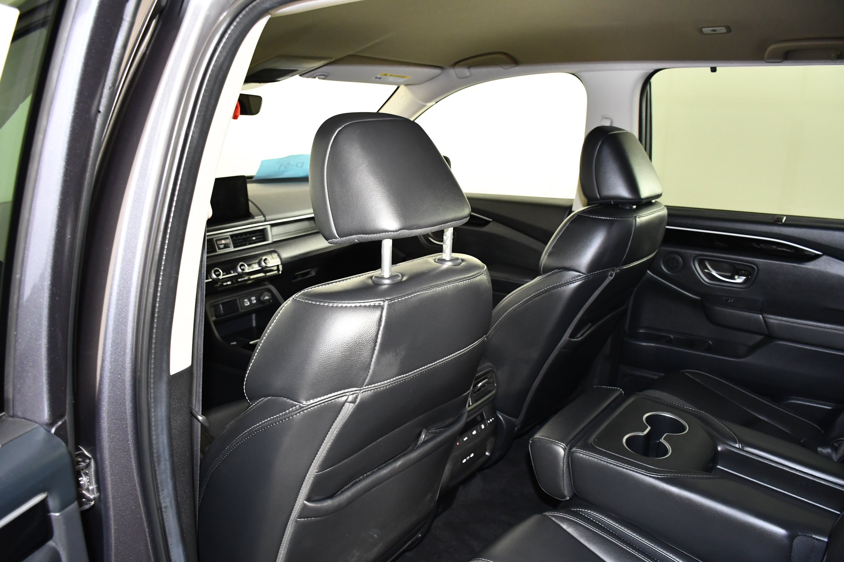 Used 2024 Modern Steel Metallic Honda EX-L 8 Passenger image 48