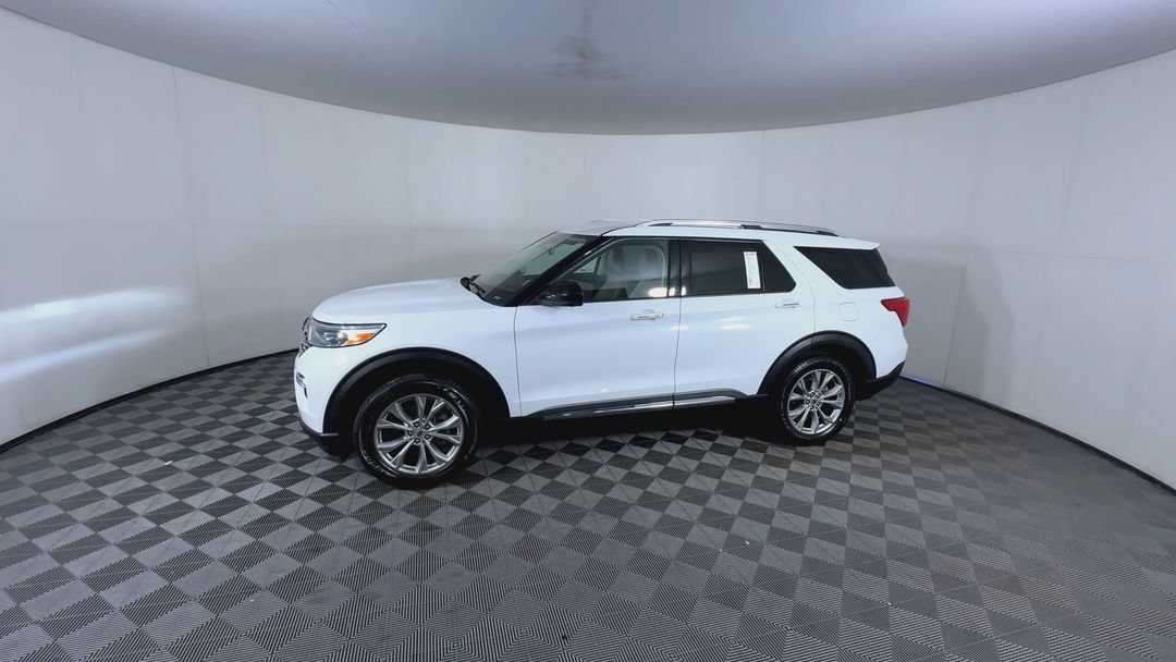 Used 2023 White Ford Limited image 4