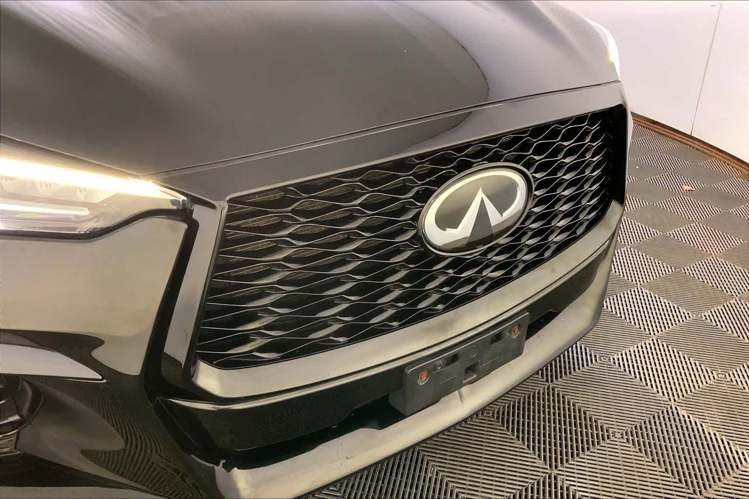 Used 2022 Mineral Black INFINITI LUXE image 32