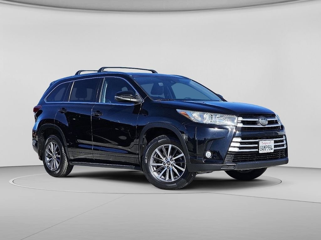 Used 2017 Black Toyota XLE image 3