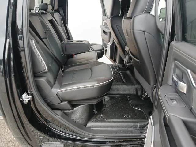 New 2026 Diamond Black Crystal Pearl-Coat Exterior Paint RAM Laramie image 21