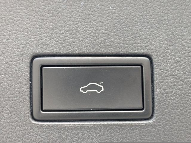 2020 Volkswagen Atlas Cross Sport SE w/Tech - Photo 13