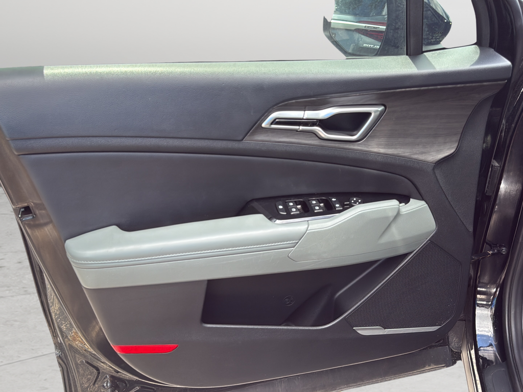 Used 2024 Black Kia X-Line image 16