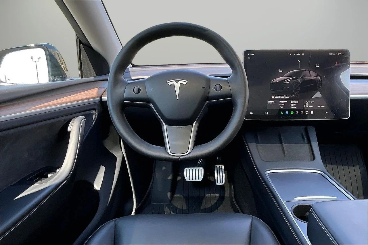 Used 2025  Tesla Performance image 12