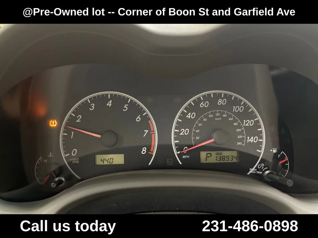 Used 2010 Gray Toyota LE image 21