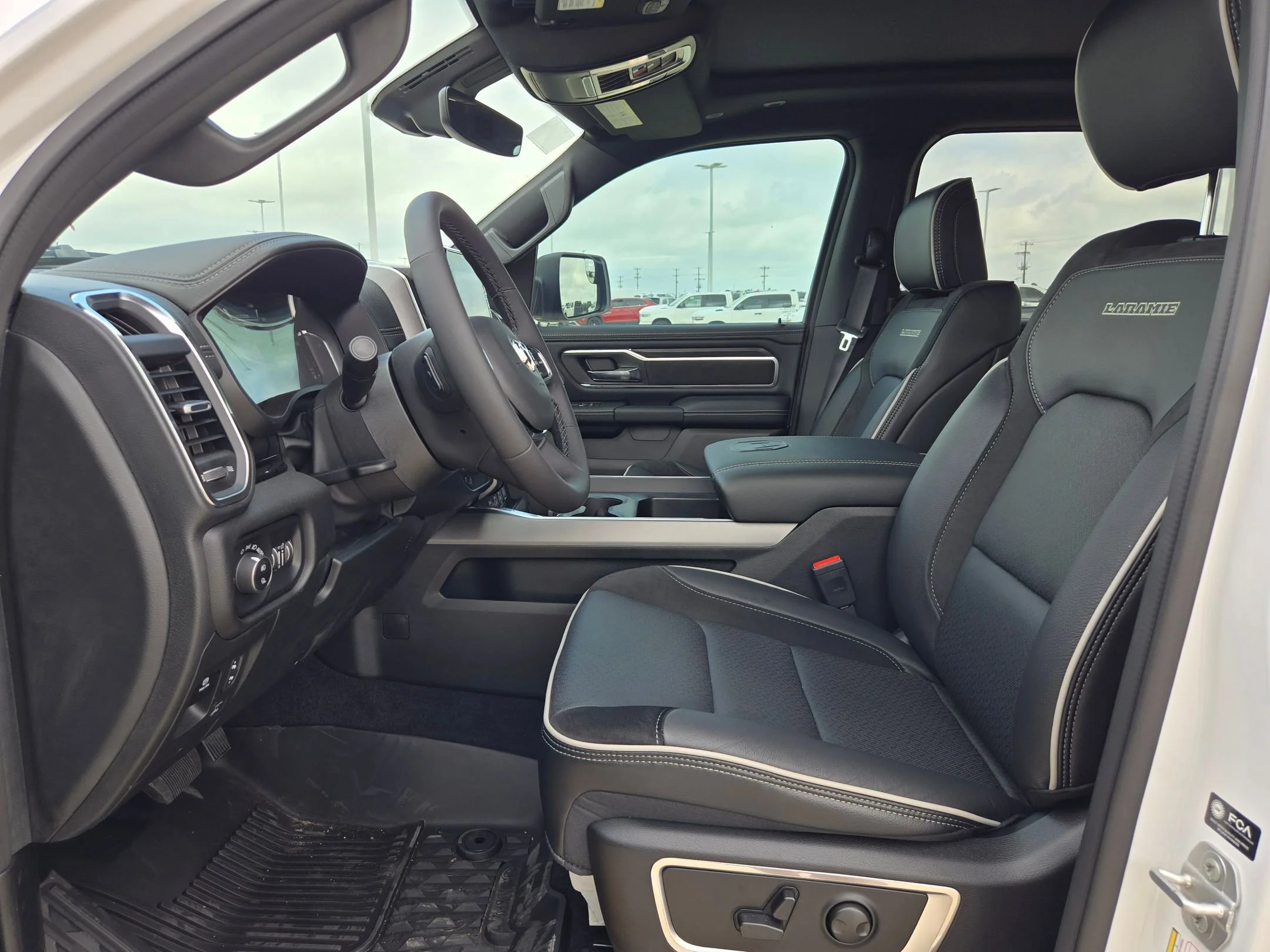 2026 RAM 1500 Laramie - Photo 9