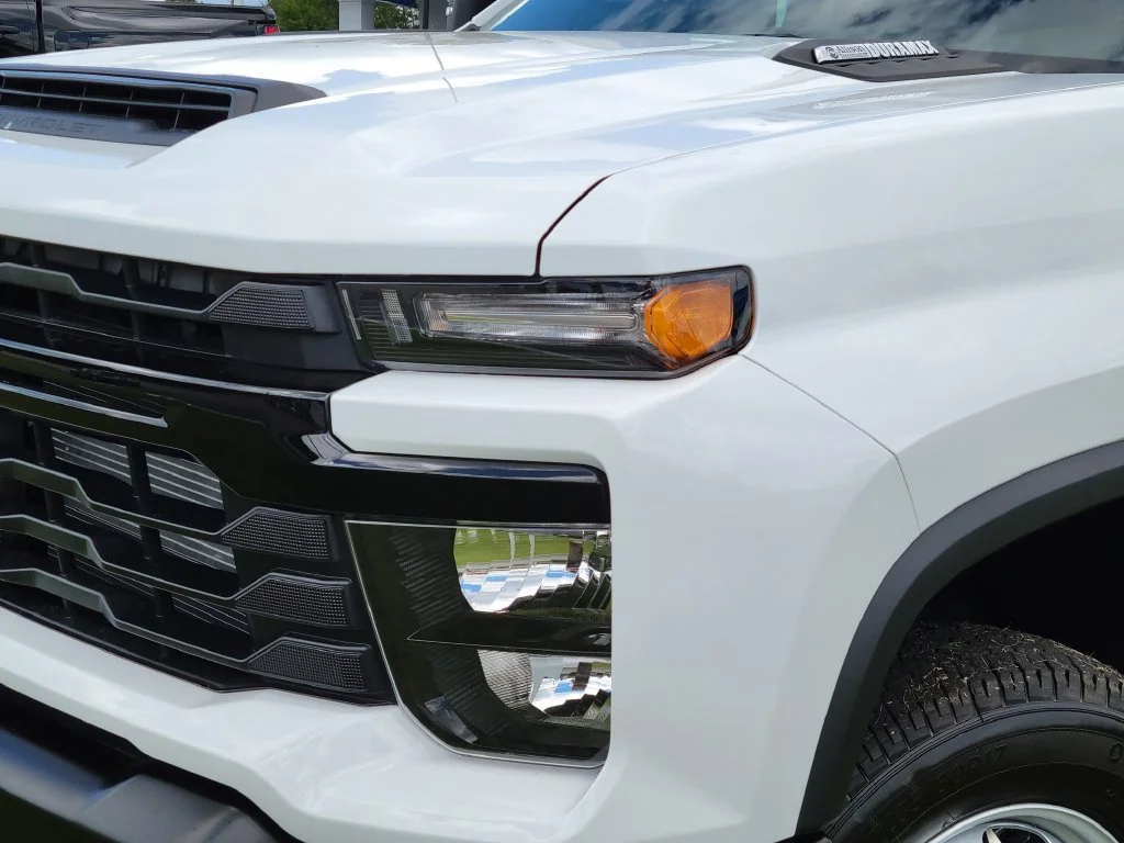 New 2026 Summit White Chevrolet Work Truck image 10
