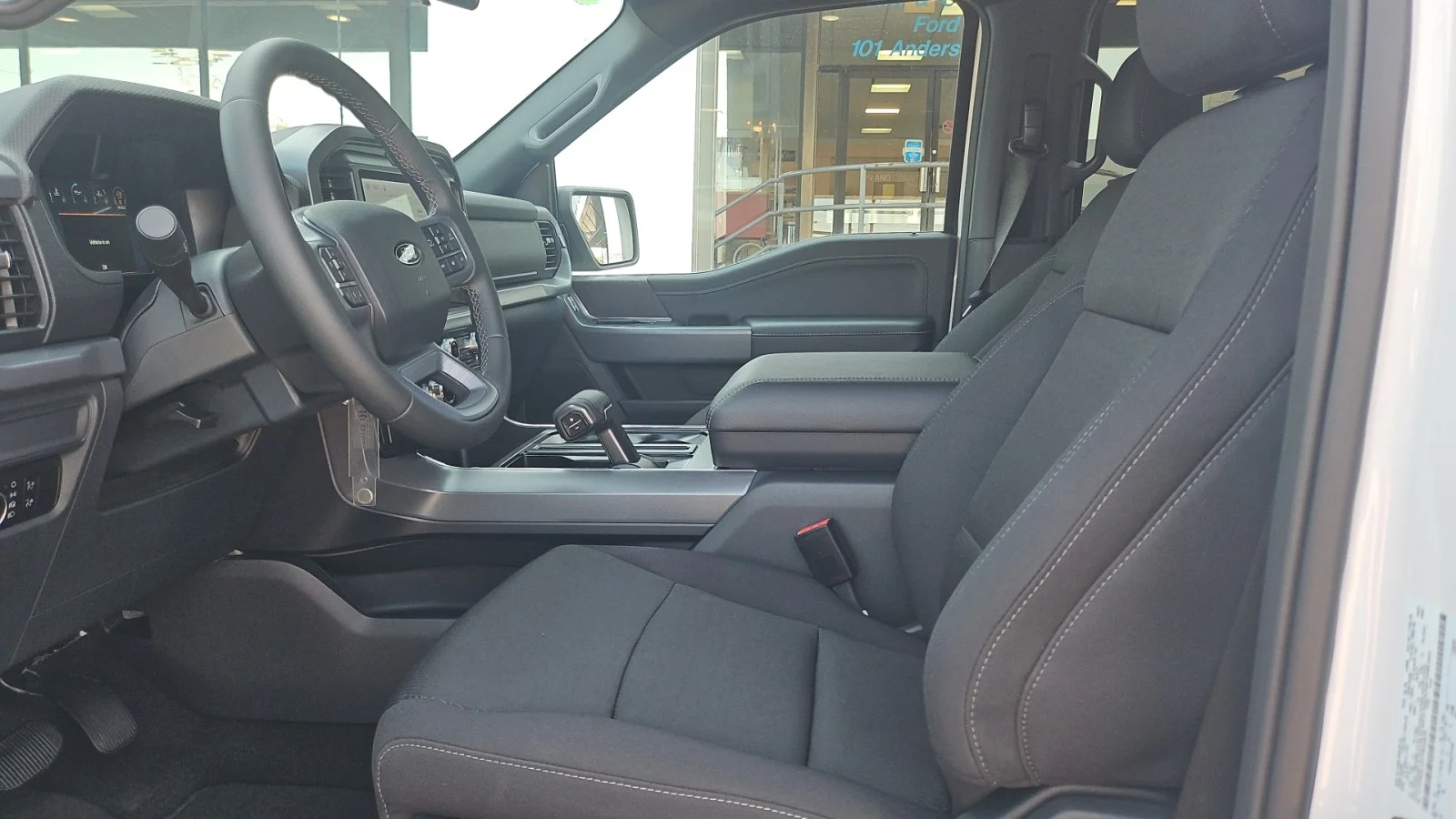 New 2026 Oxford White Ford XLT 4WD image 10