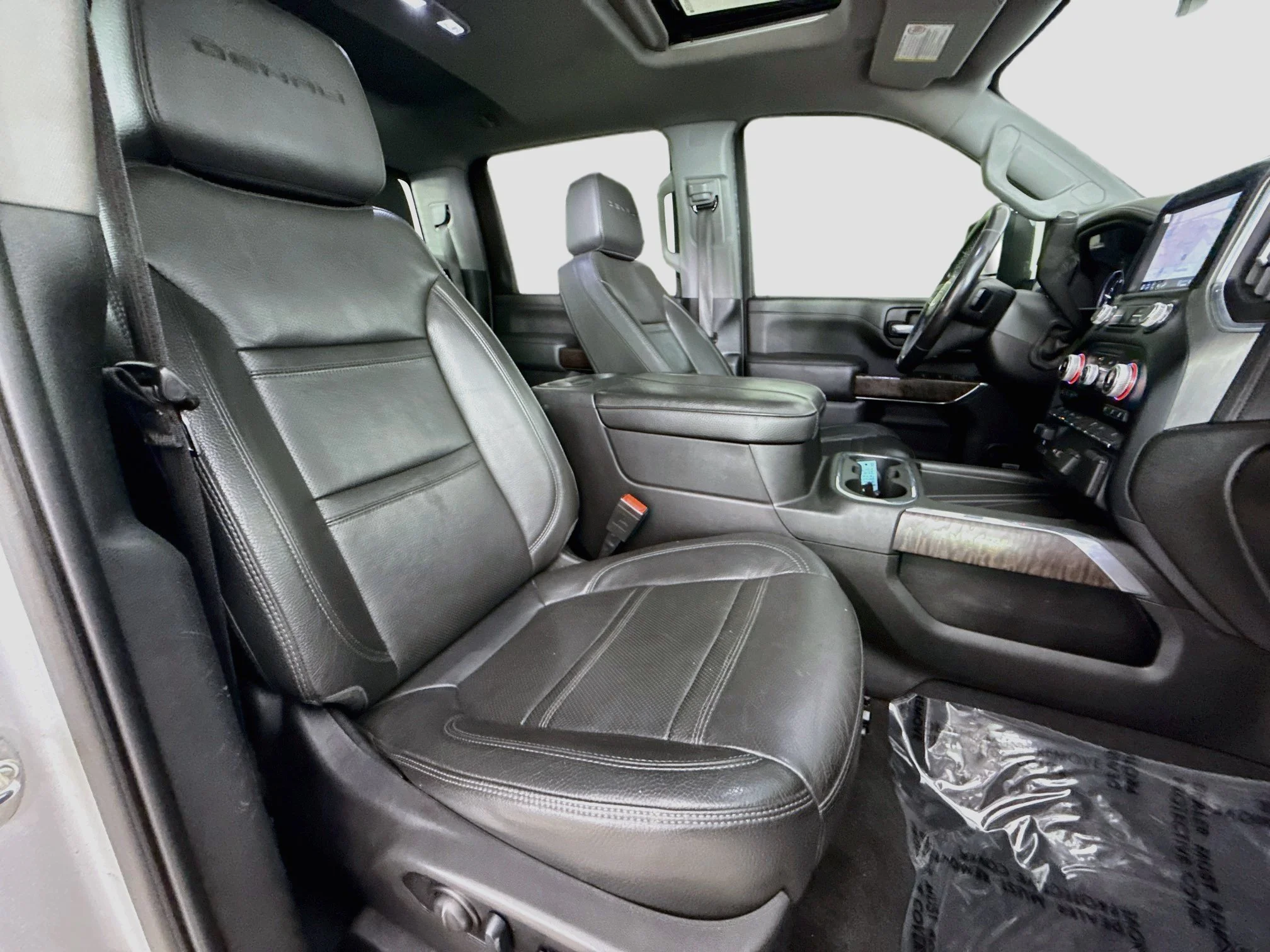 Used 2023 QUICKSILVER METALLIC GMC Denali image 31