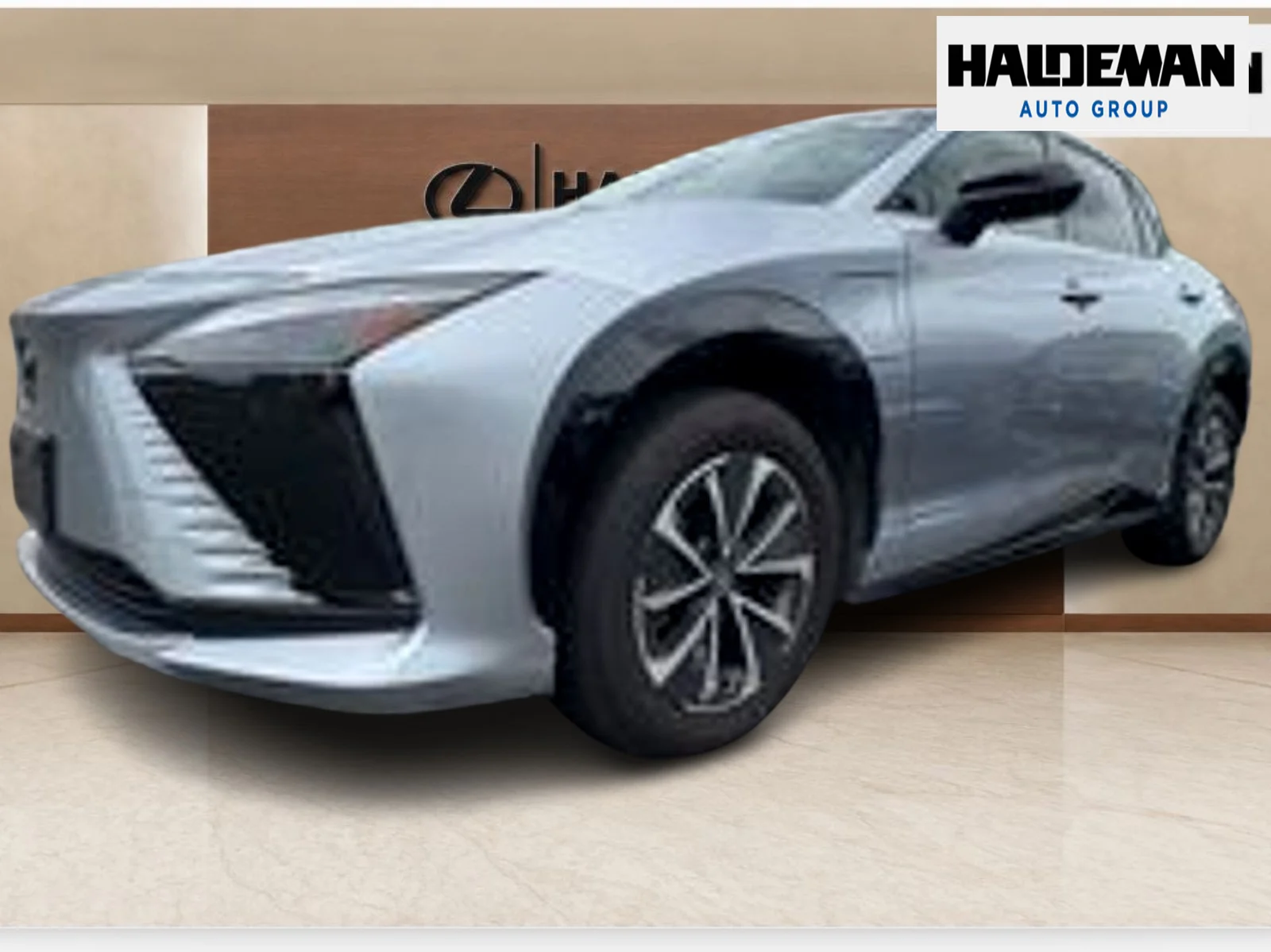 Used 2024 Silver Lexus LUXU image 2