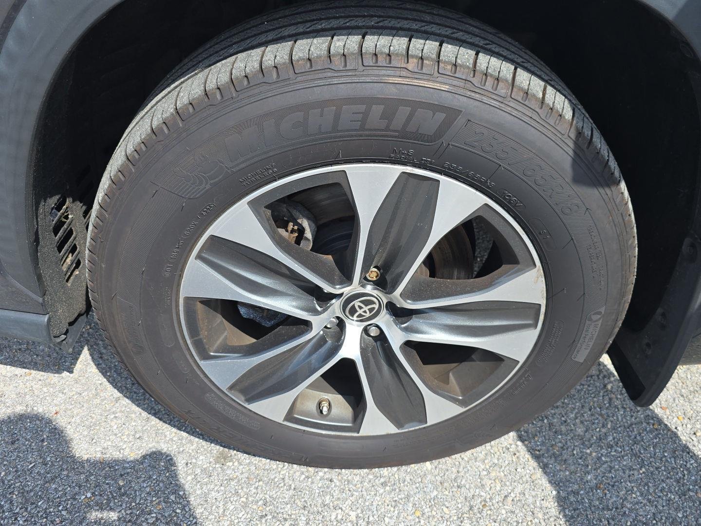 Used 2021 Magnetic Gray Metallic Toyota XLE image 22