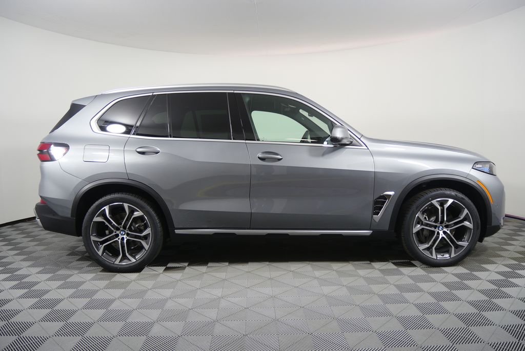 New 2026 Gray Metallic BMW sDrive40i image 2