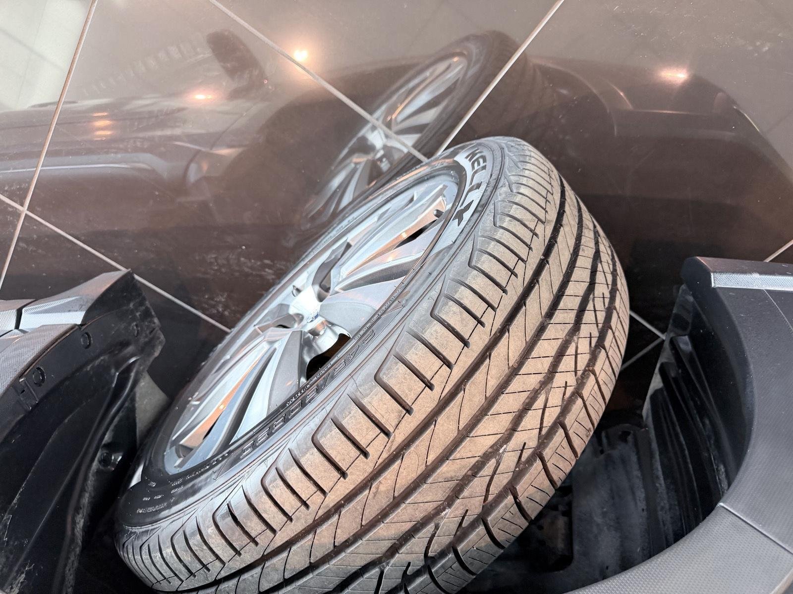 Used 2020 Magnetite Gray Metallic Subaru Limited image 50