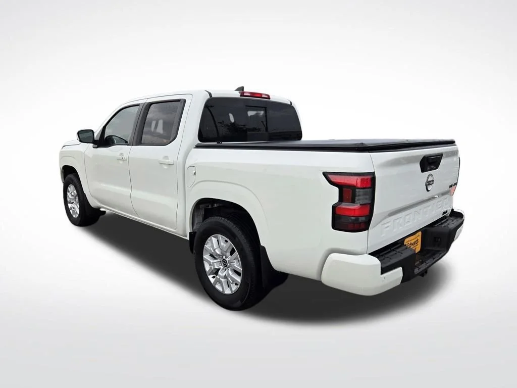 Used 2023 White Nissan SV image 5