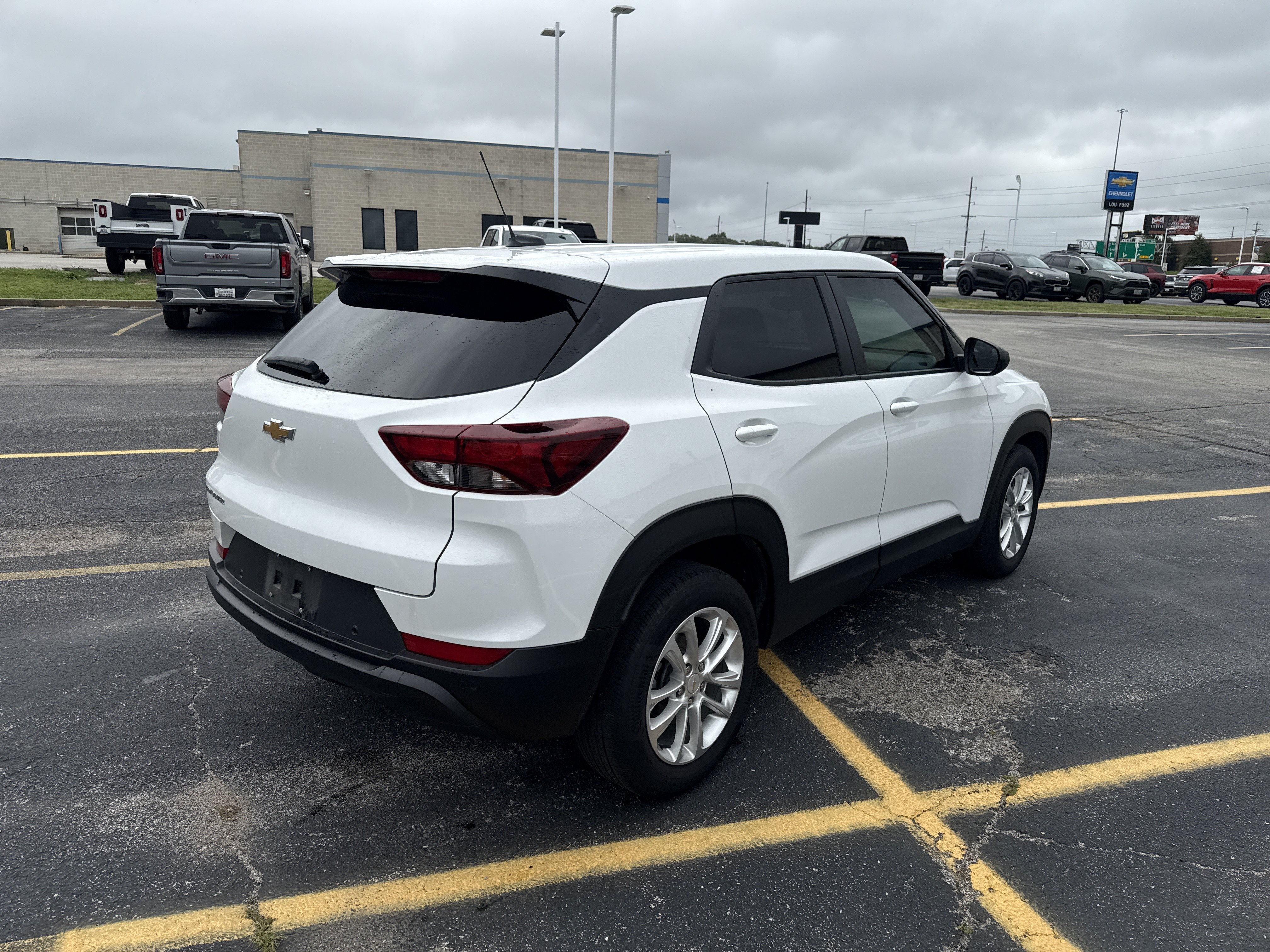 Used 2024 Summit White Chevrolet LS image 6