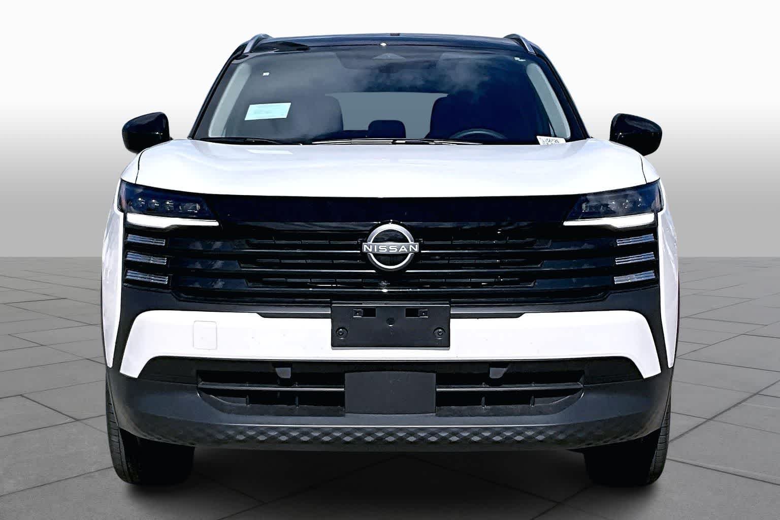 New 2026 Aspen White TriCoat / Super Black Two-tone Nissan SV image 3