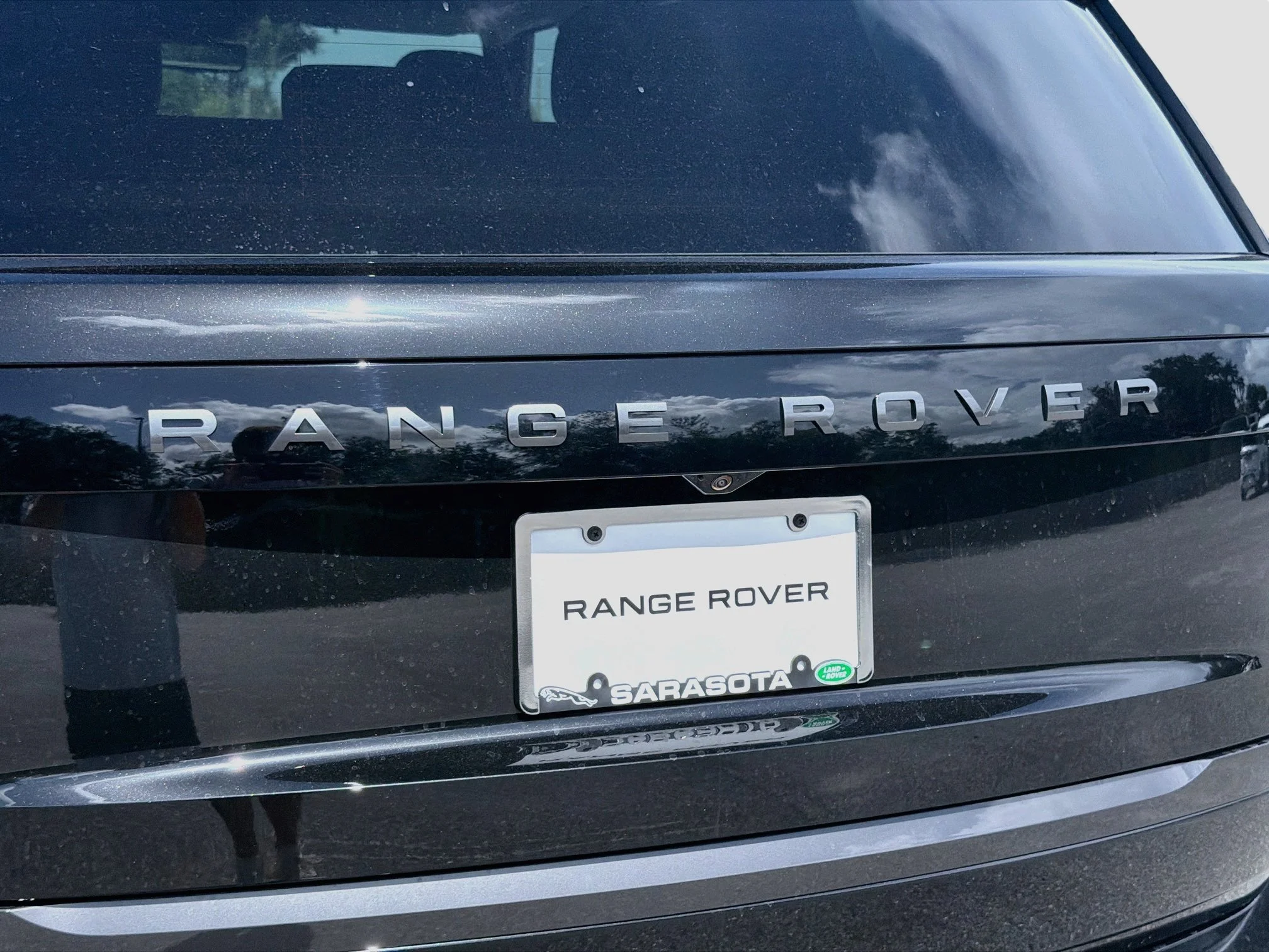 New 2026 Santorini Black Land Rover SE image 11