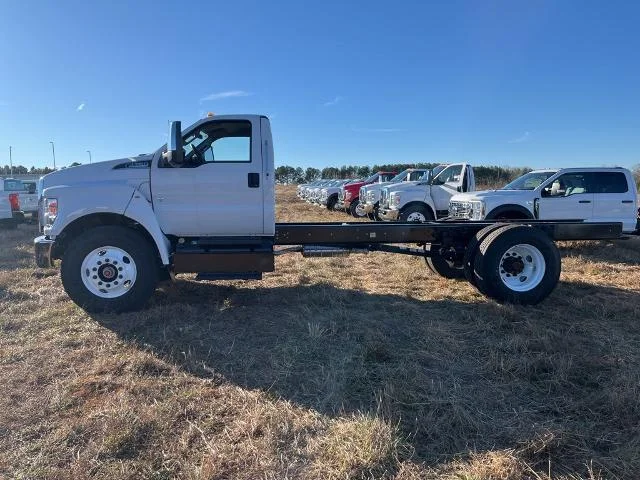 New 2025 Oxford White Ford F-750 SD Gas Straight Frame image 24
