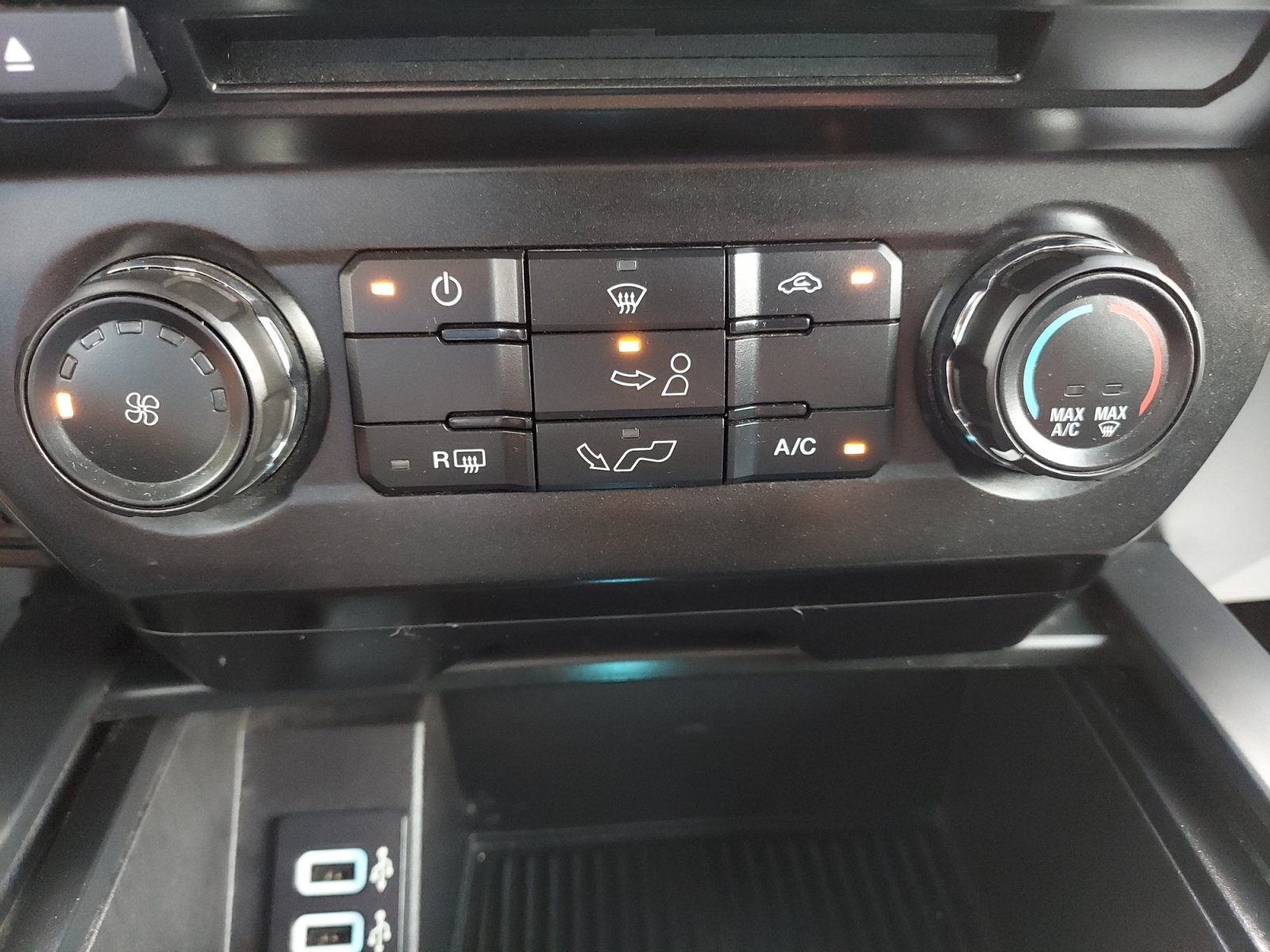 Used 2018 Magnetic Metallic Ford XL image 18