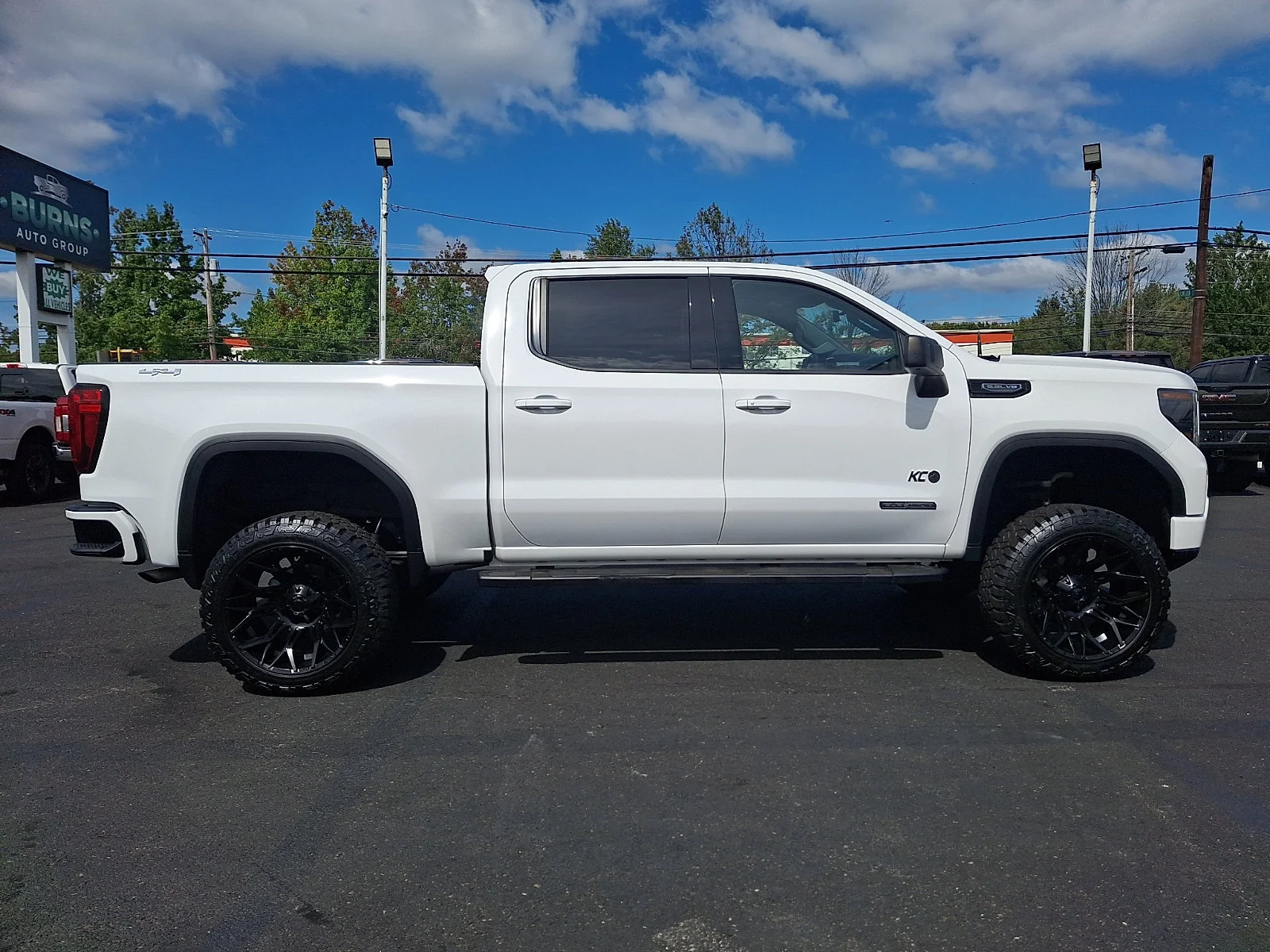 Used 2022 Summit White   Gaz GMC Elevation image 12