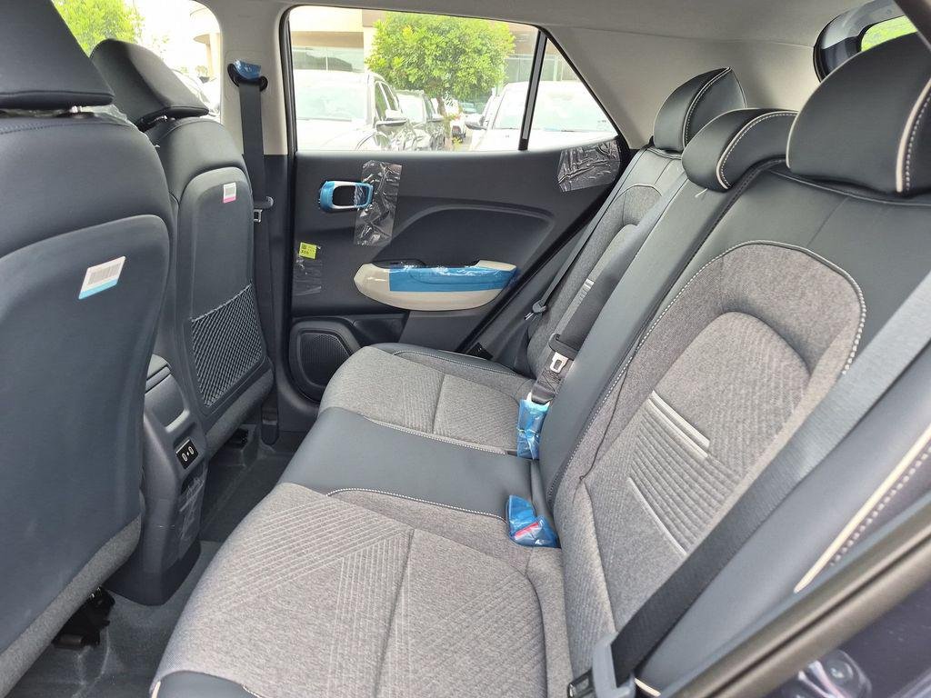 New 2026 White Hyundai SEL w/Two-Tone Roof image 28