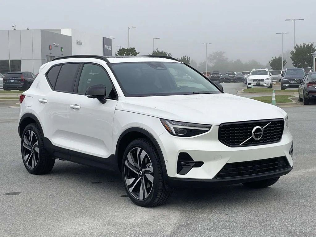 New 2026 Crystal White Volvo Plus image 1