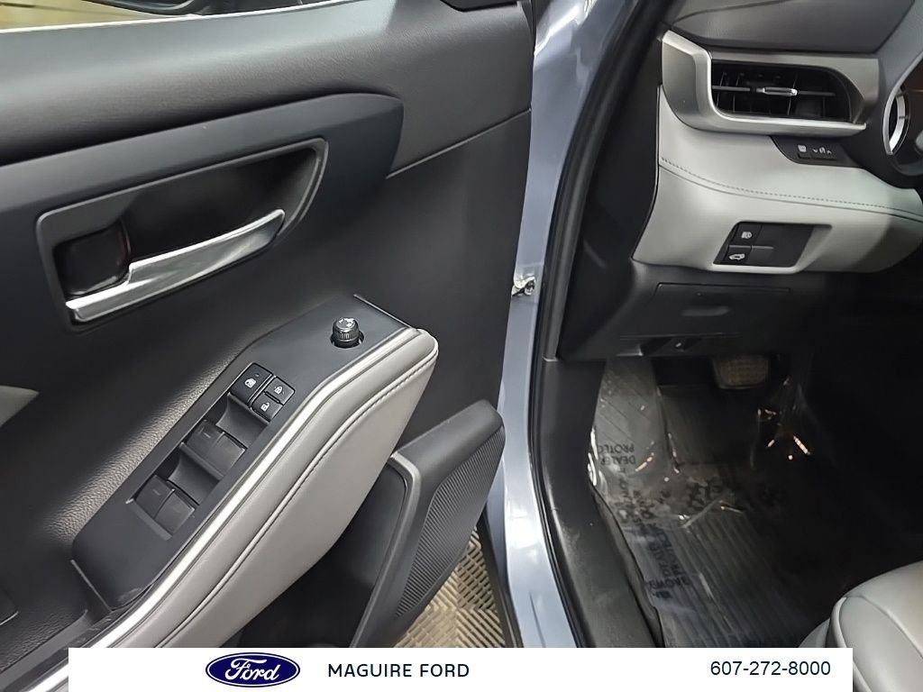 Used 2022 Moon Dust Toyota XLE image 31