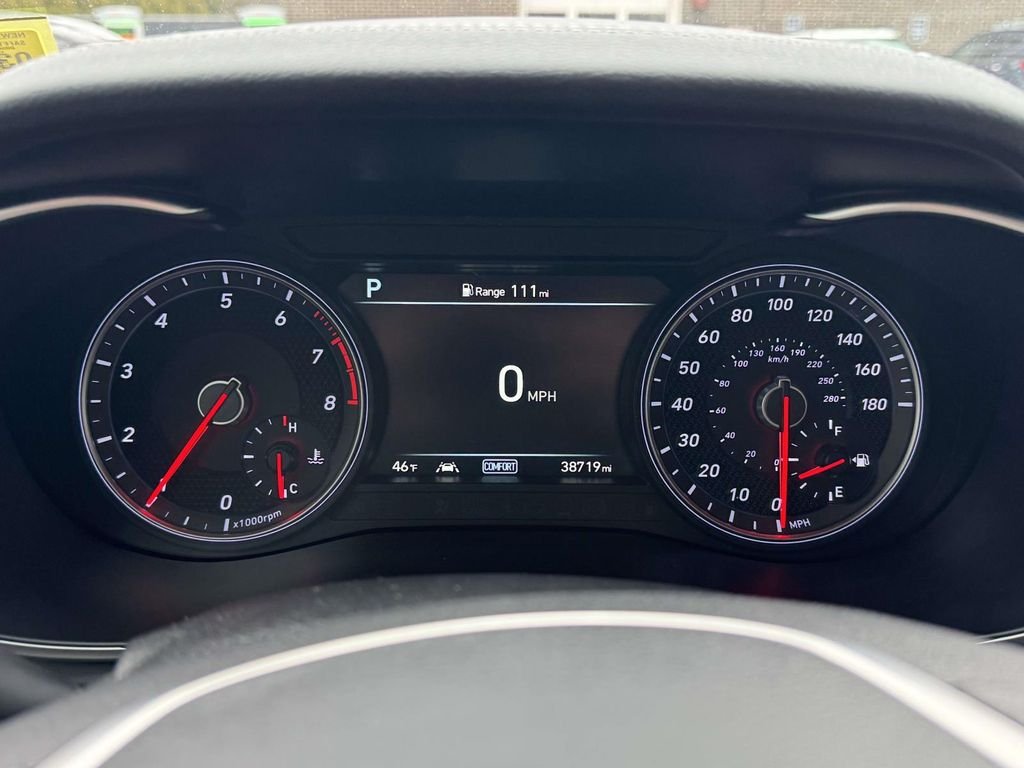 Used 2021 White Genesis 2.0T image 22